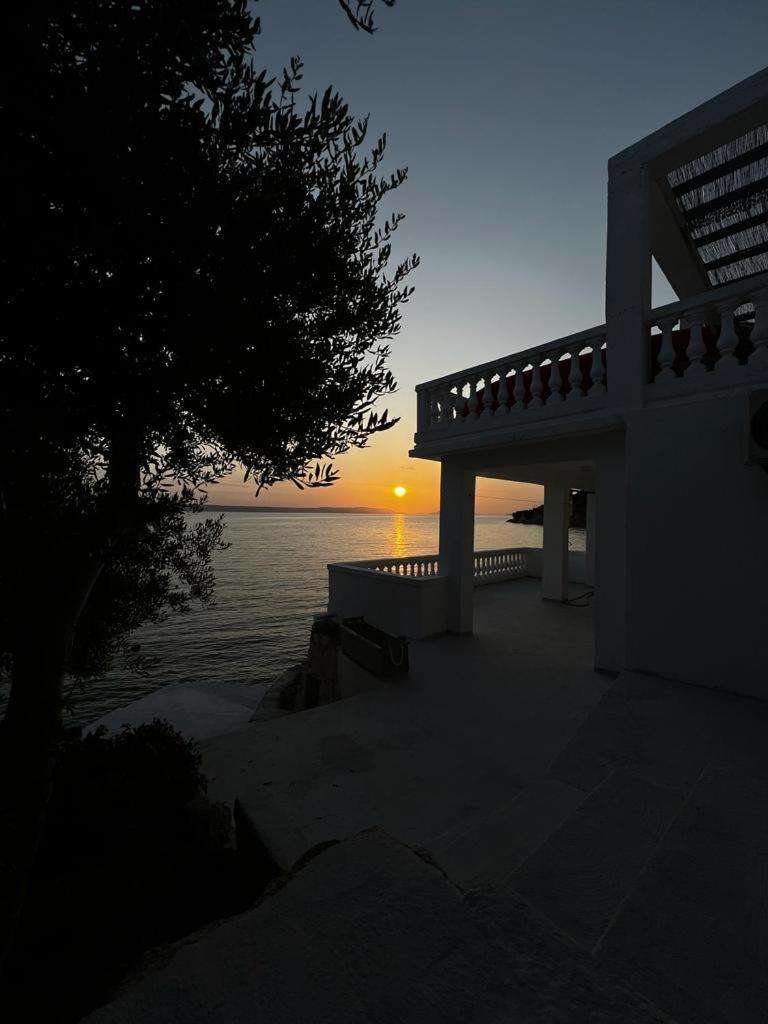 Kuca Za Odmor Seahouse Apartment Karlobag Exterior foto
