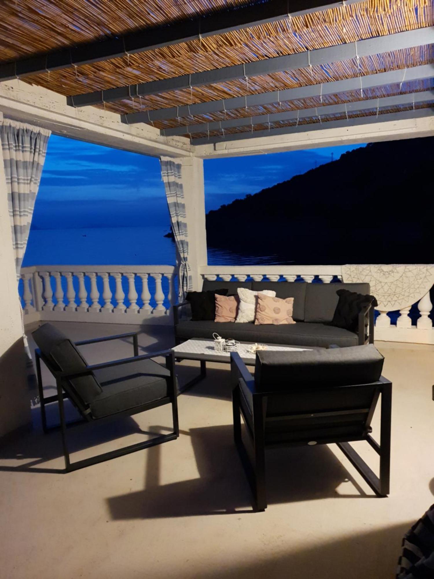 Kuca Za Odmor Seahouse Apartment Karlobag Exterior foto